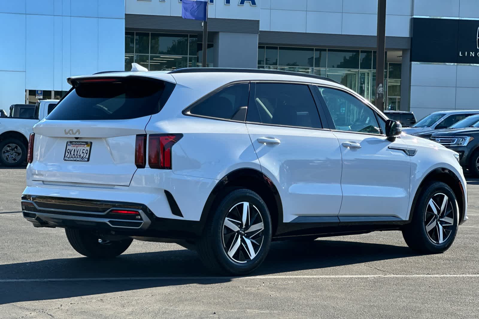 Thumbnail: 2023 Kia Sorento - 2