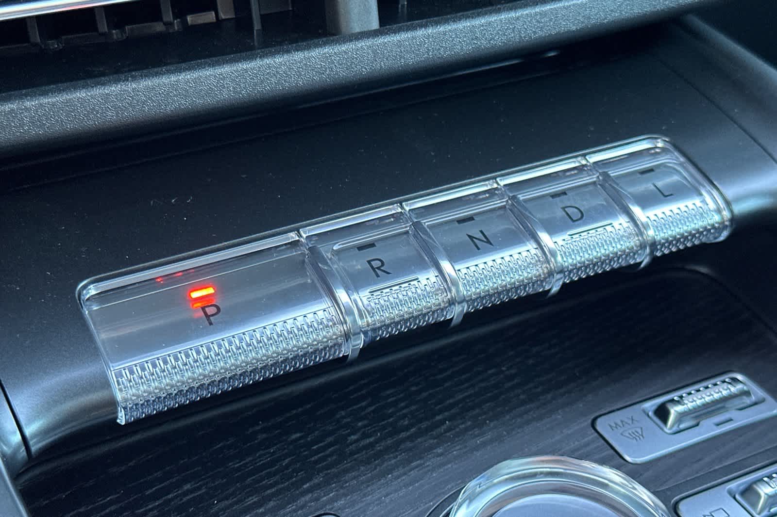 Thumbnail: 2026 Lincoln Nautilus - 22