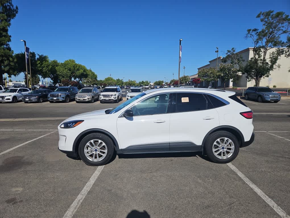 Thumbnail: 2022 Ford Escape - 3