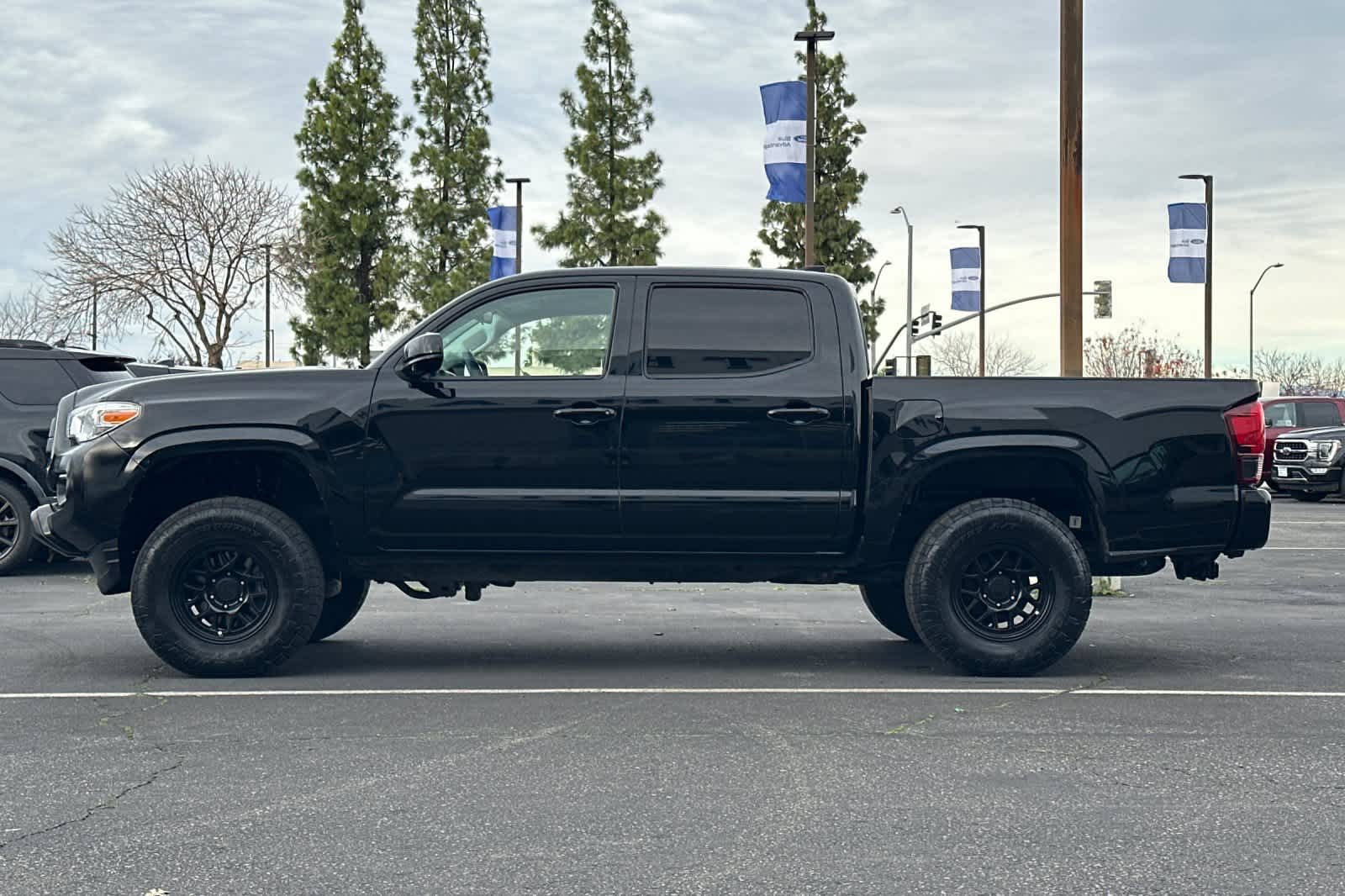 Thumbnail: 2022 Toyota Tacoma - 5