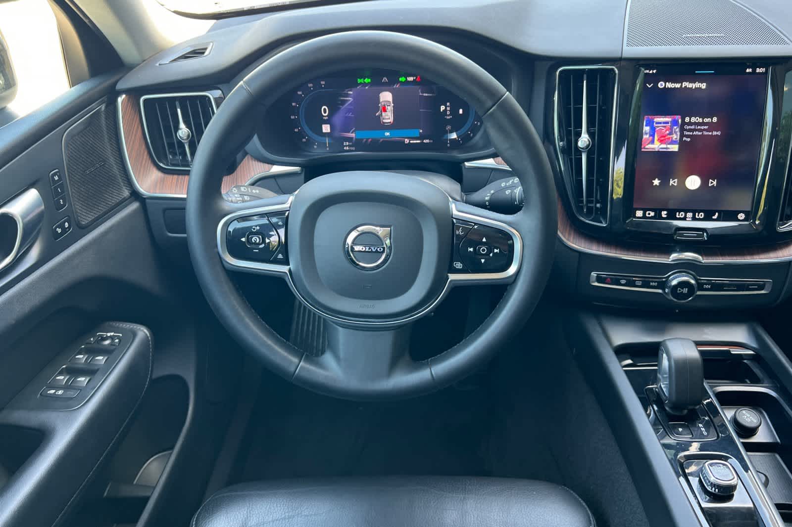 Thumbnail: 2023 Volvo XC60 - 15