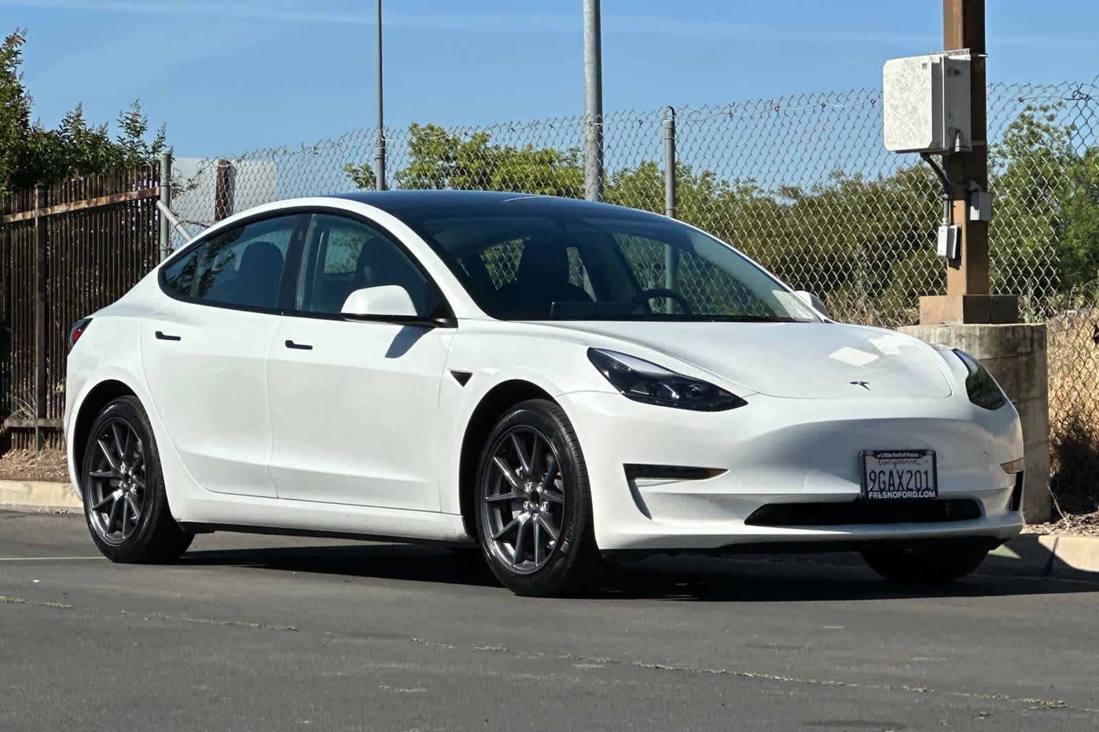 Thumbnail: 2023 Tesla Model 3 - 9