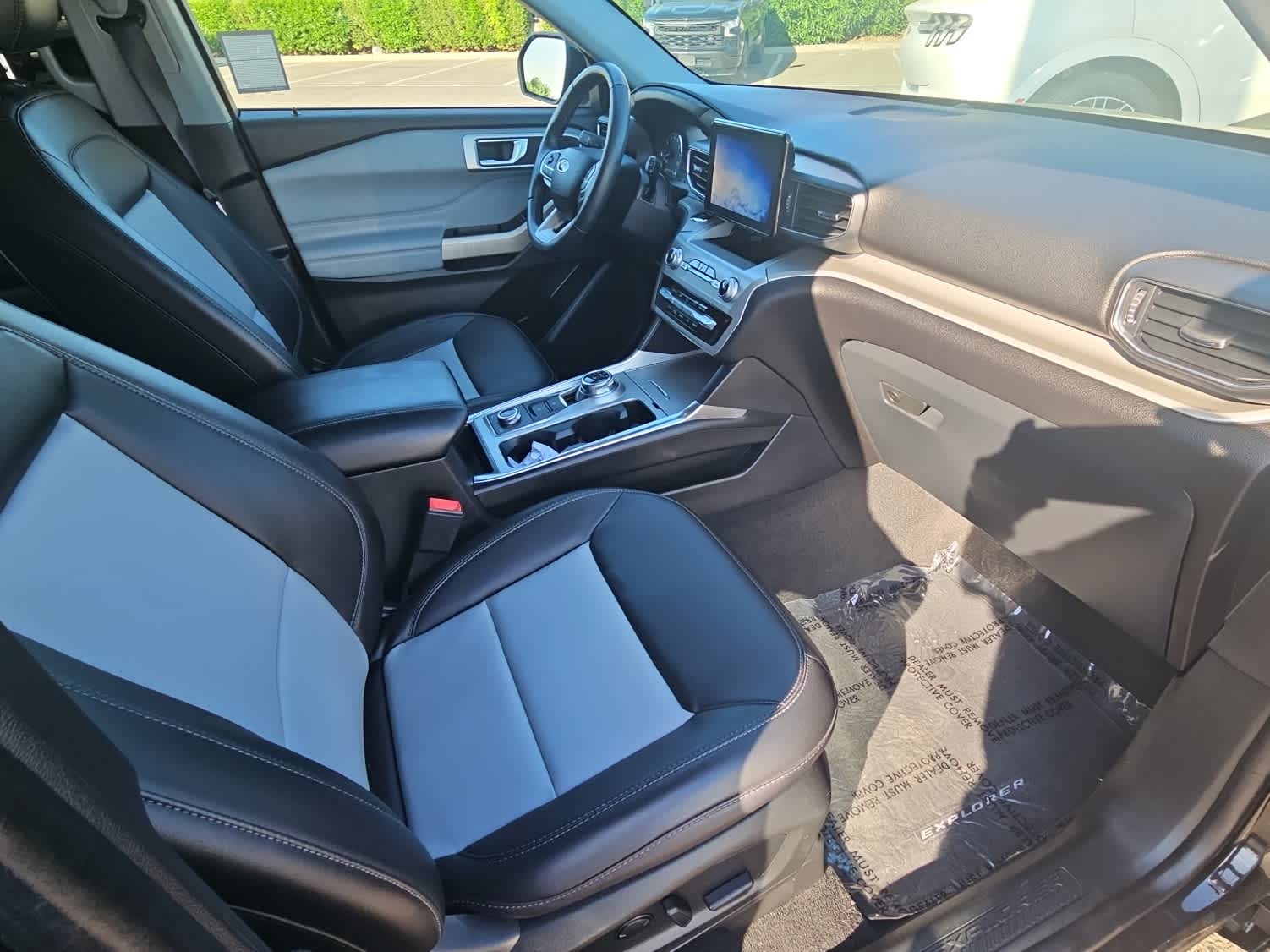 Thumbnail: 2022 Ford Explorer - 14