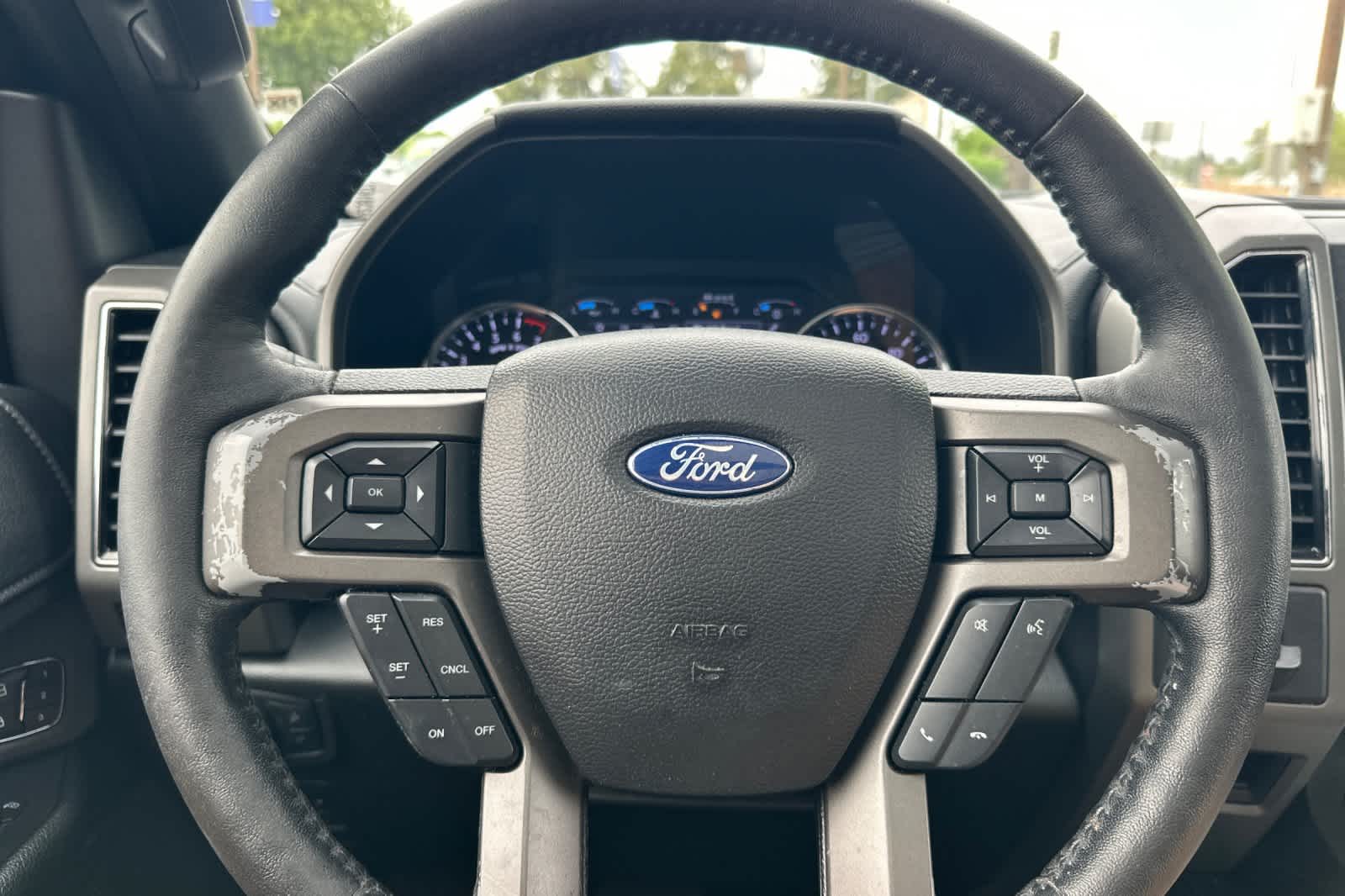 Thumbnail: 2019 Ford Expedition - 25