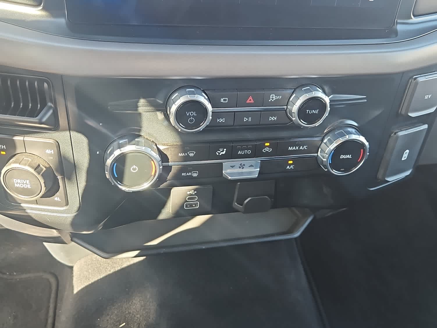 Thumbnail: 2025 Ford F-150 - 18