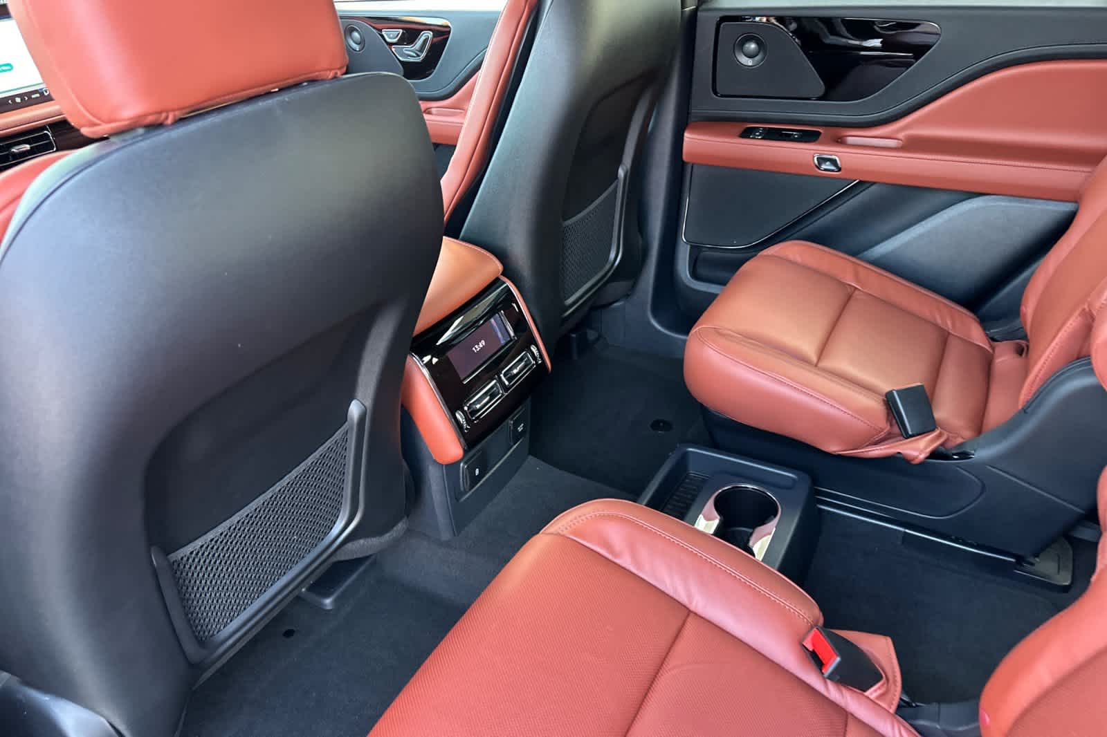 Thumbnail: 2026 Lincoln Aviator - 4