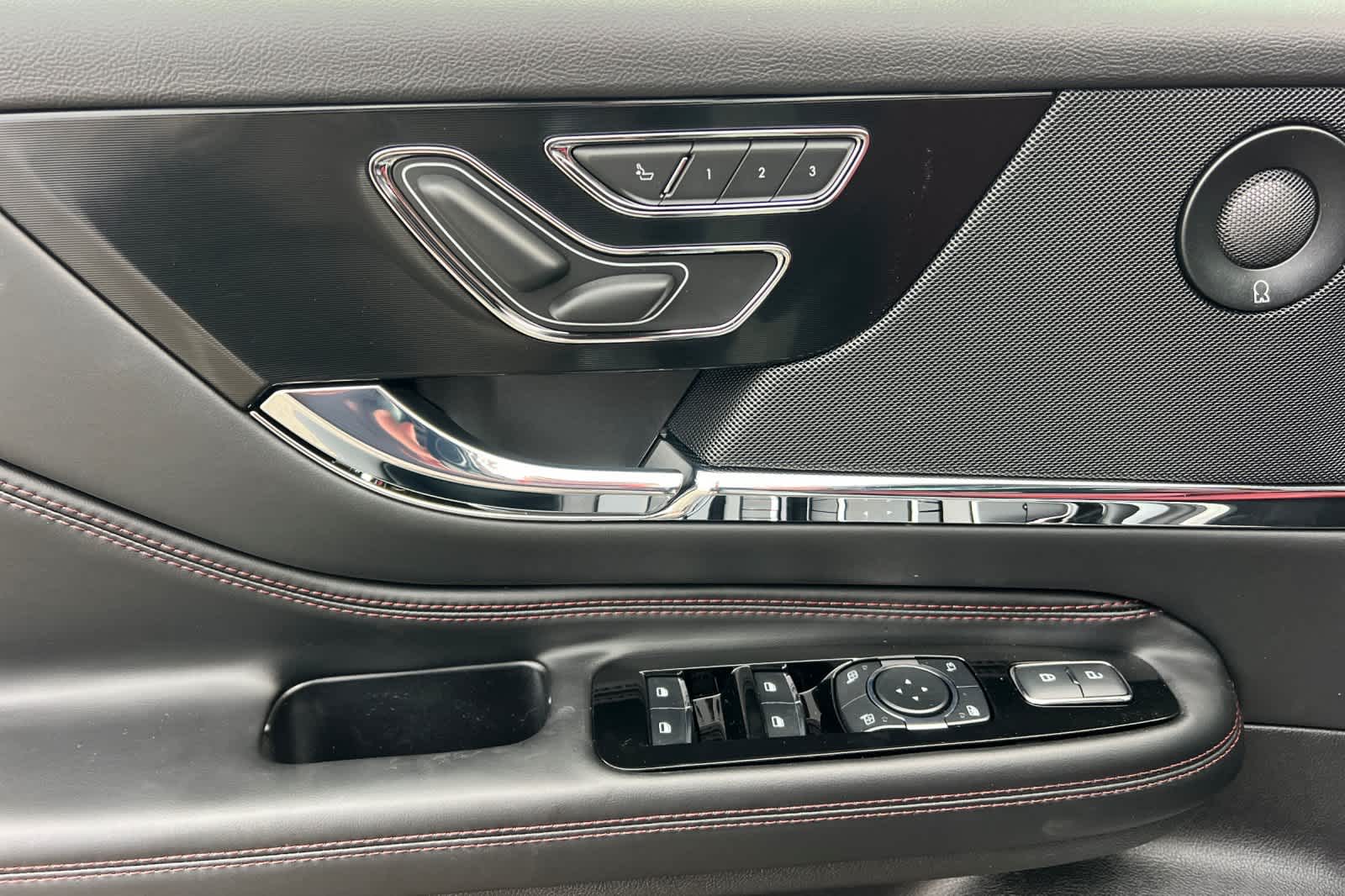 Thumbnail: 2026 Lincoln Corsair - 13