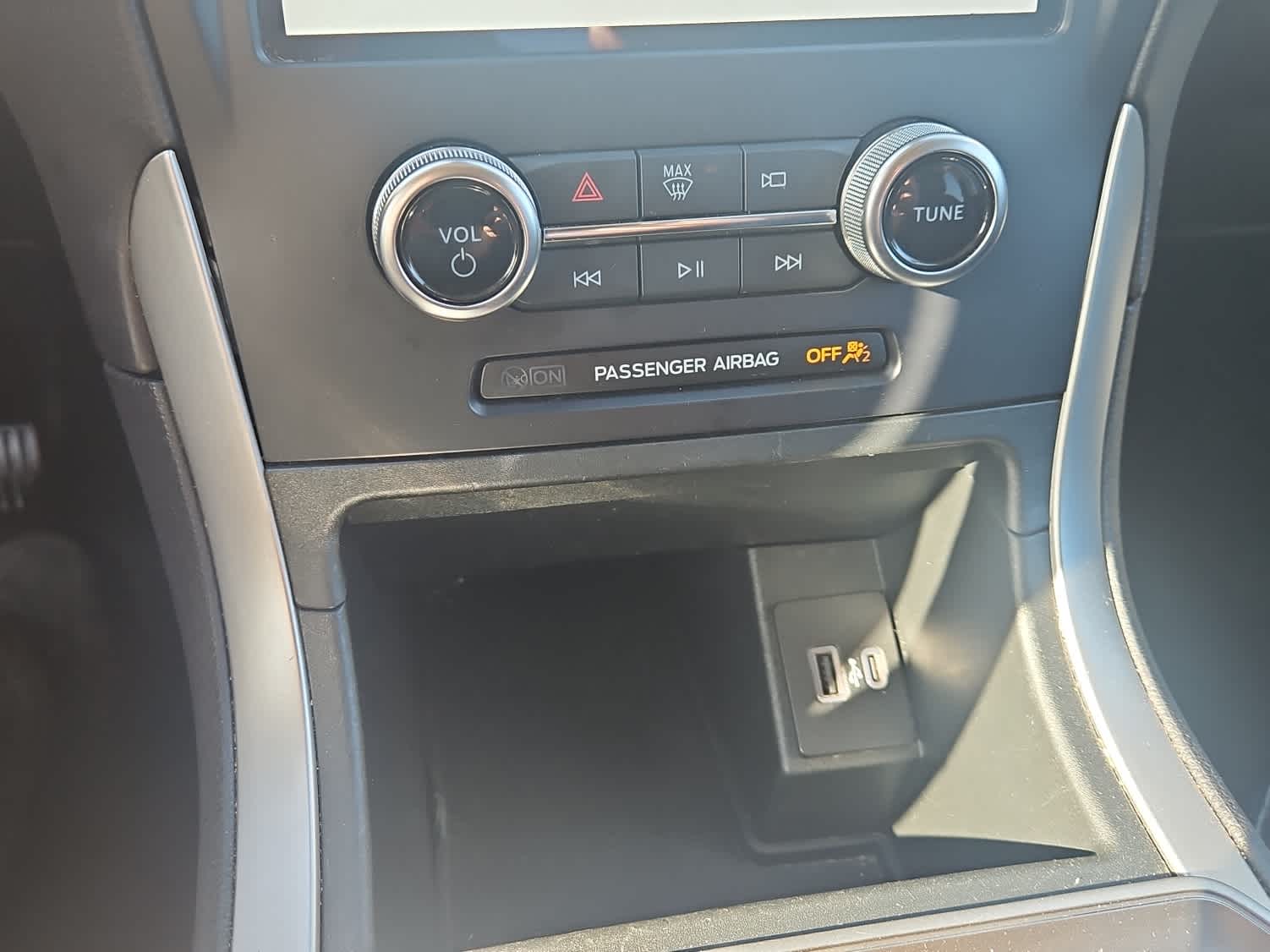 Thumbnail: 2024 Ford Edge - 15