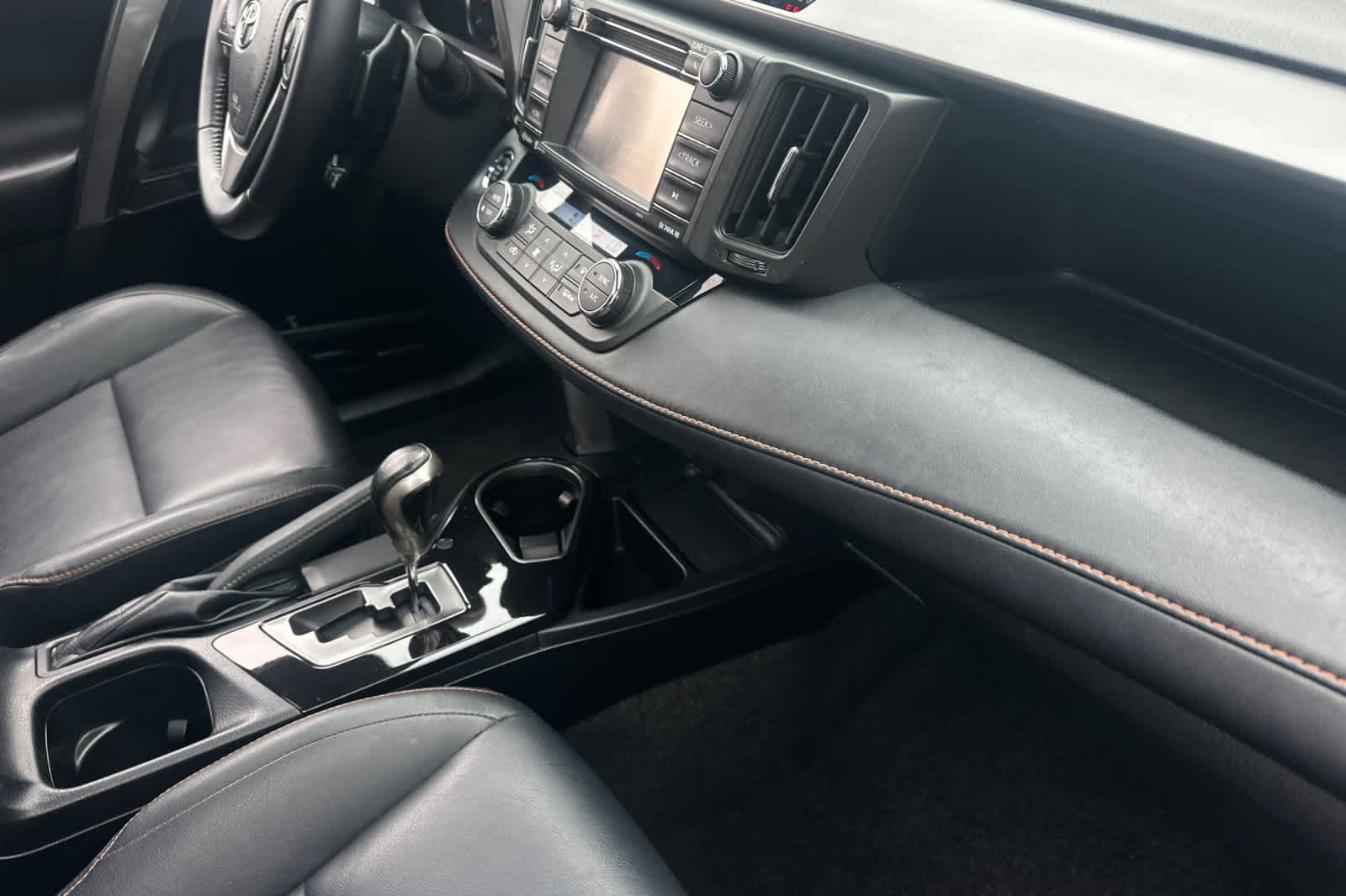 Thumbnail: 2017 Toyota RAV4 - 17