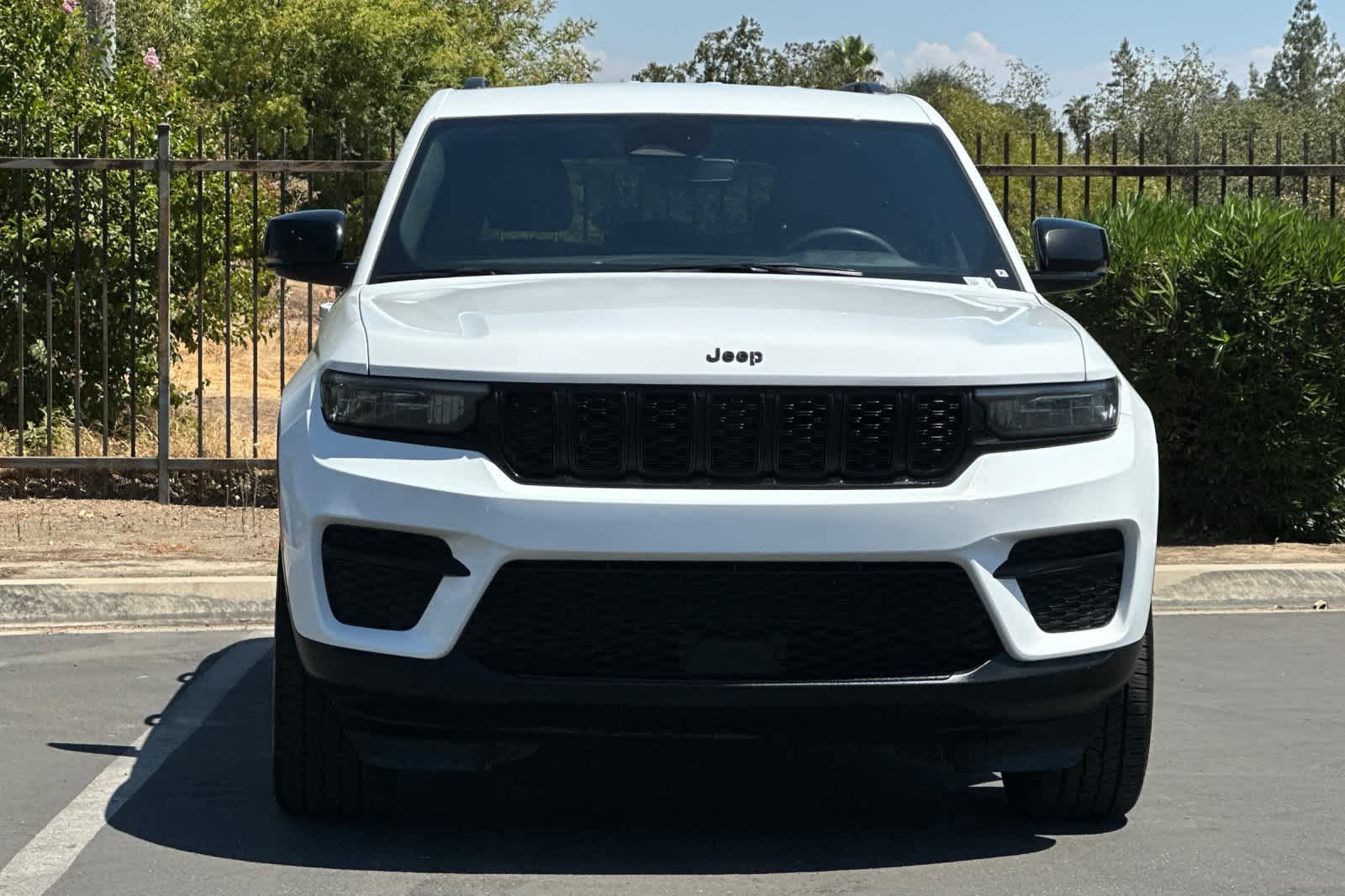 Thumbnail: 2023 Jeep Grand Cherokee - 11