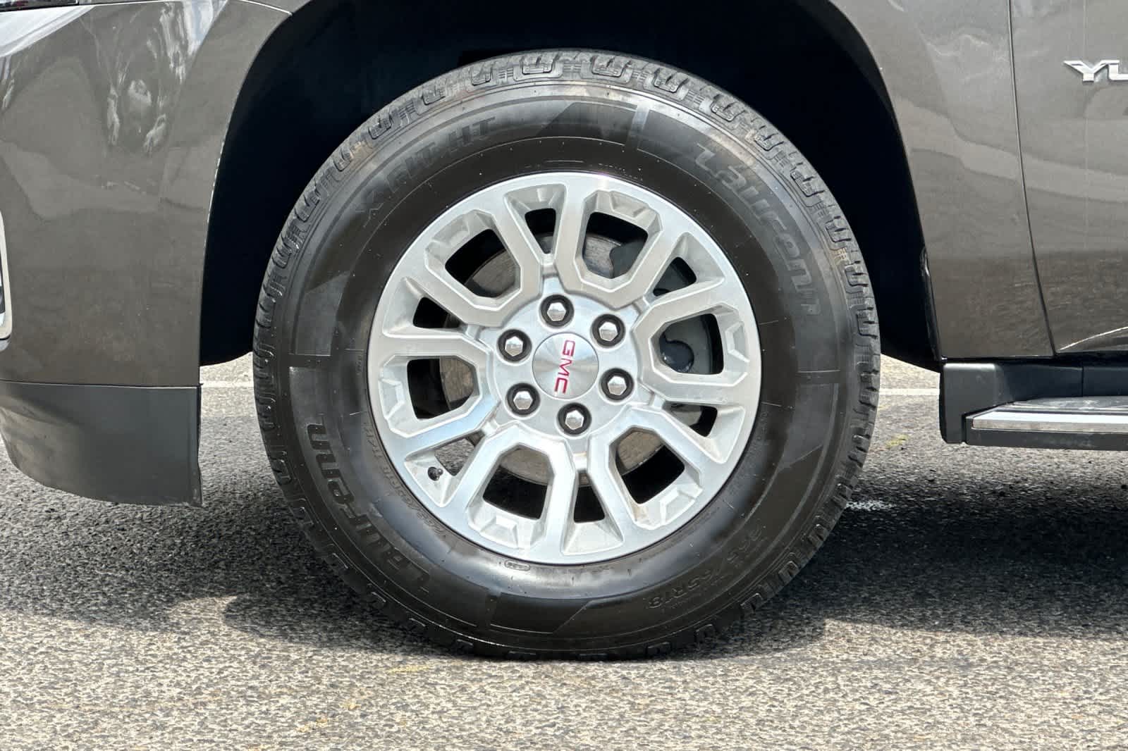 Thumbnail: 2019 GMC Yukon XL - 27