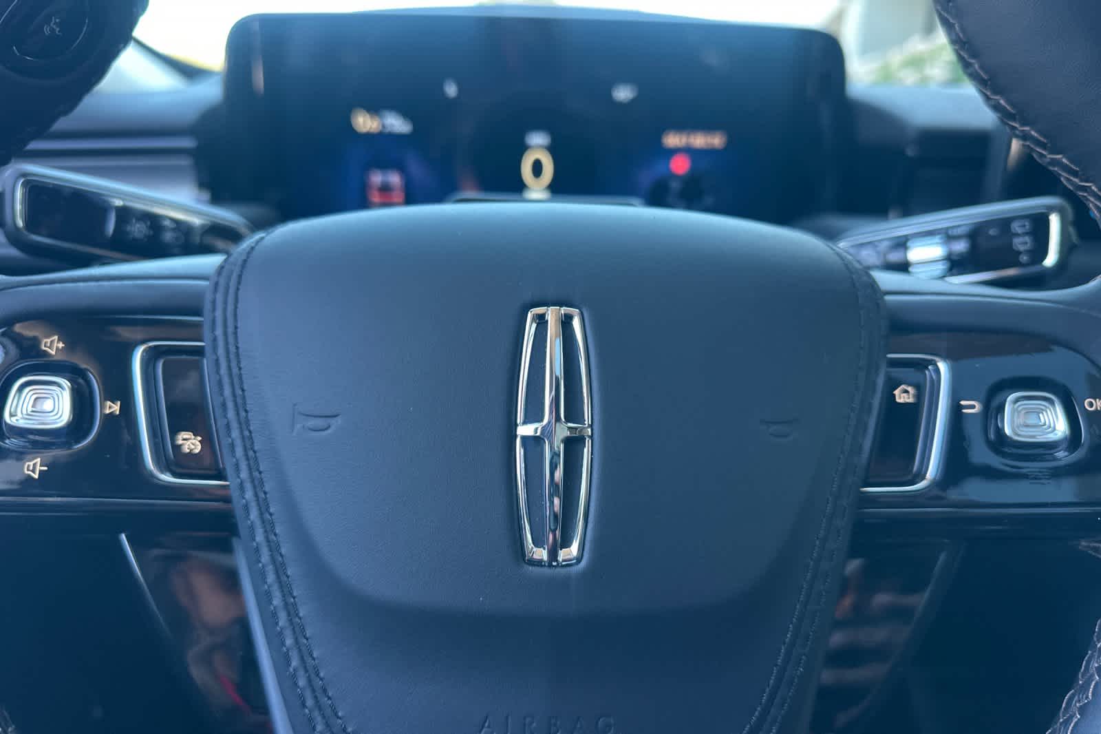 Thumbnail: 2026 Lincoln Aviator - 23