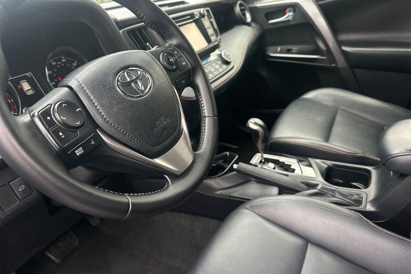 Thumbnail: 2017 Toyota RAV4 - 12