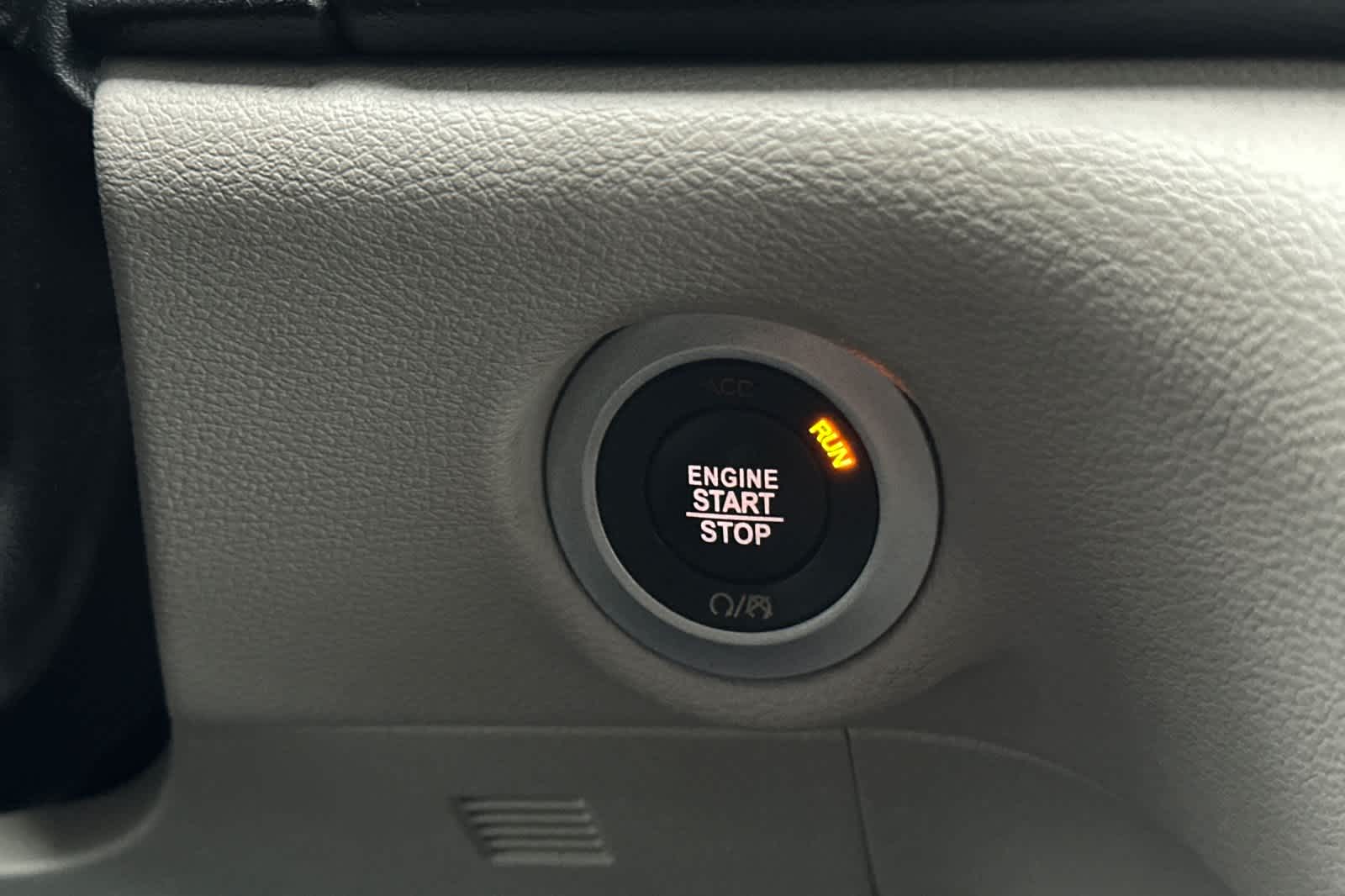 Thumbnail: 2017 Chrysler Pacifica - 23