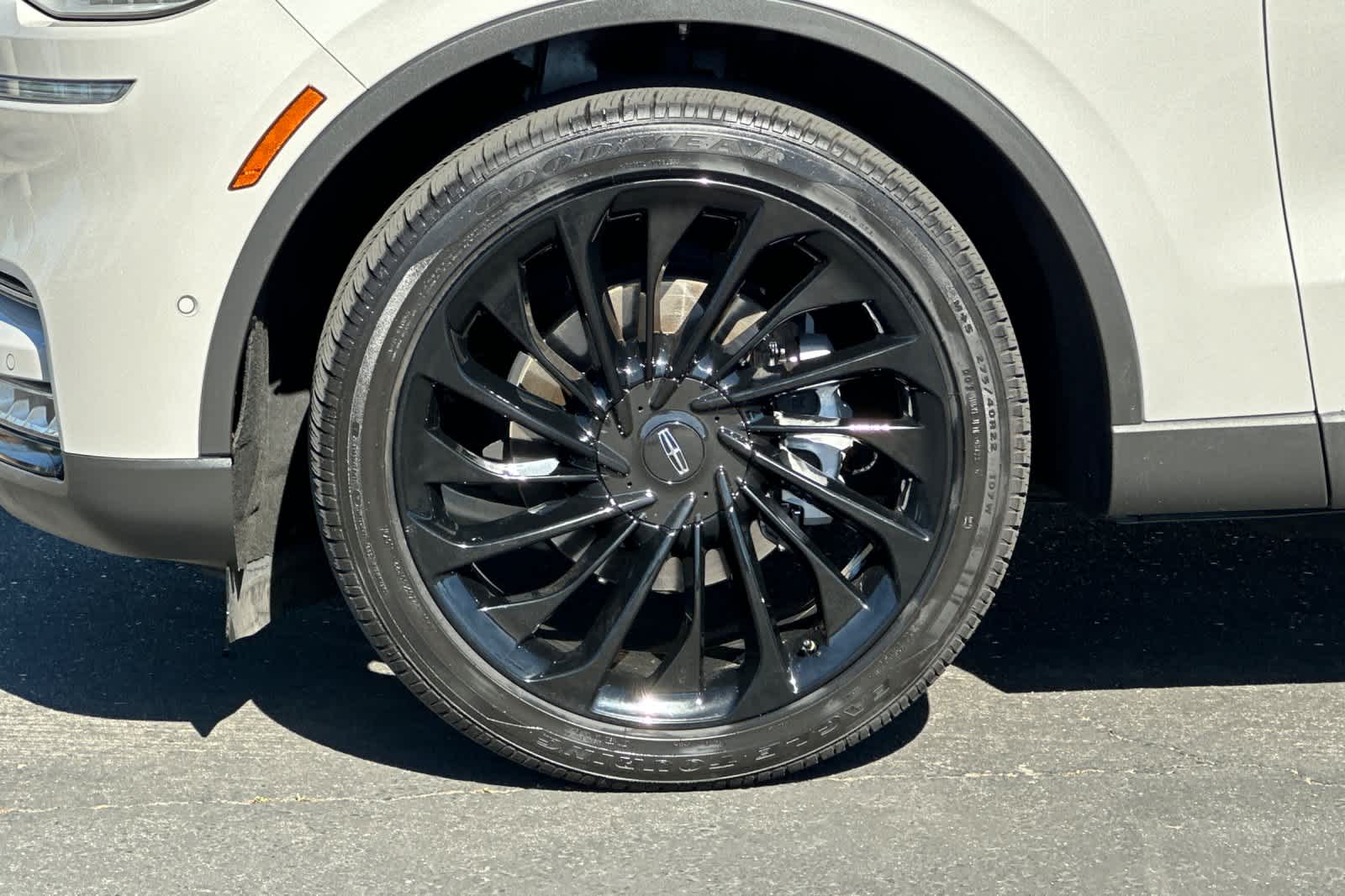 Thumbnail: 2023 Lincoln Aviator - 29