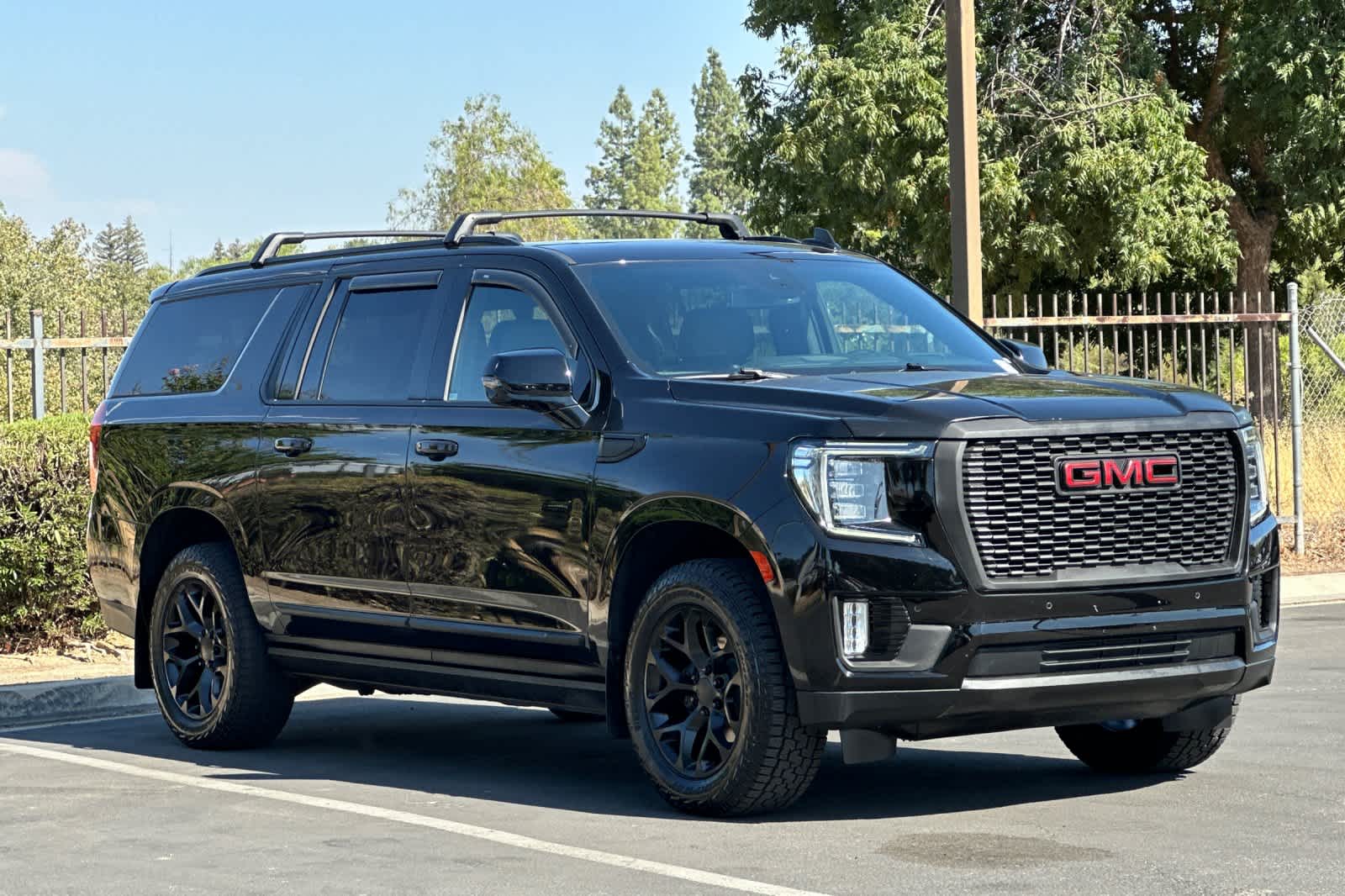 Thumbnail: 2023 GMC Yukon XL - 9
