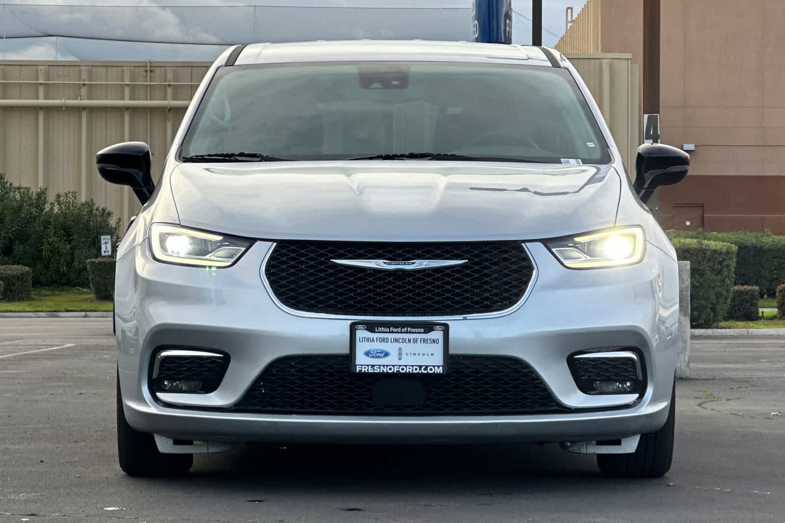 Thumbnail: 2024 Chrysler Pacifica - 10