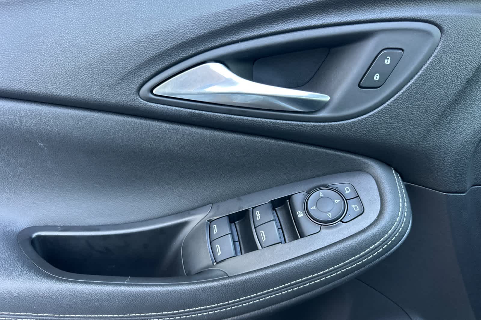 Thumbnail: 2025 Buick Encore GX - 12