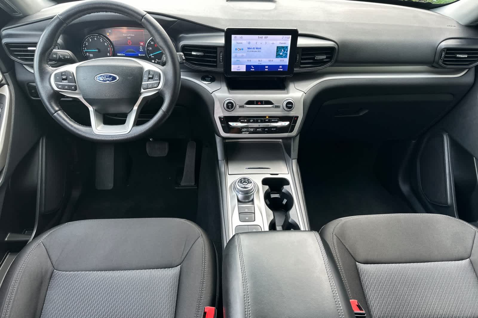 2023 Ford Explorer XLT 3