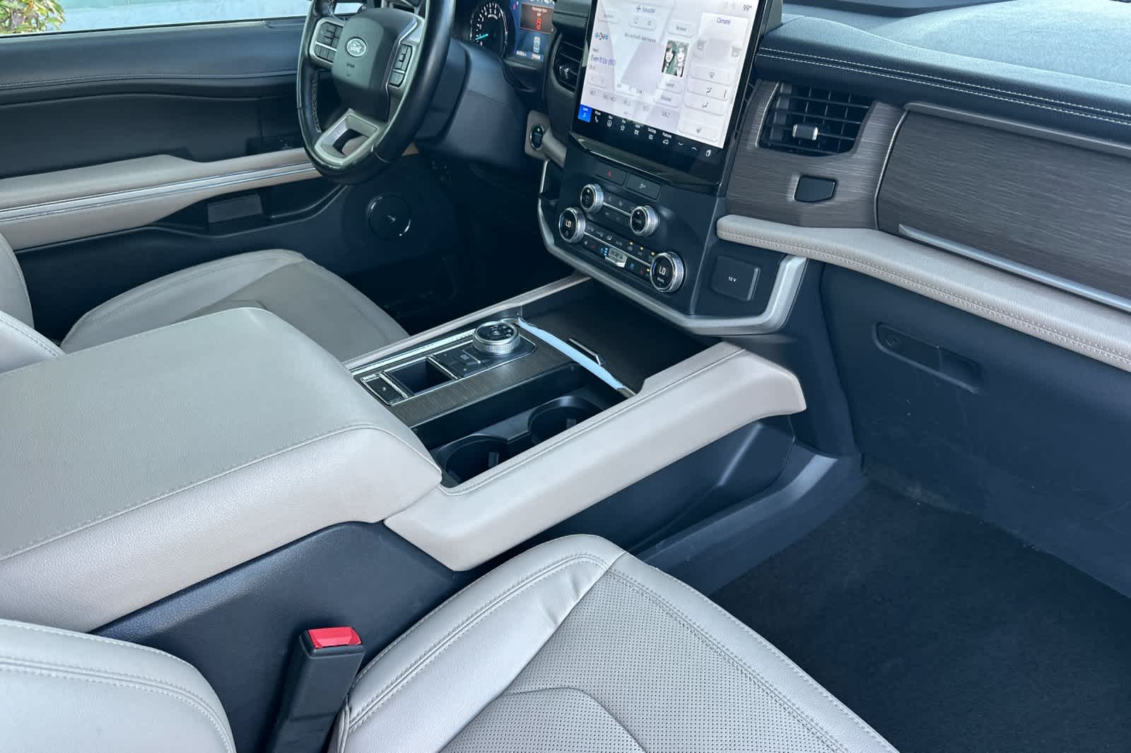Thumbnail: 2022 Ford Expedition - 18