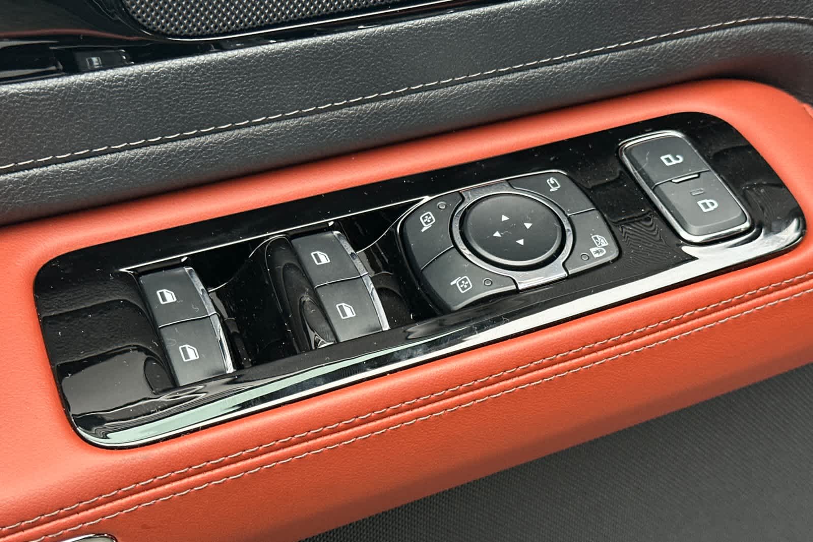 Thumbnail: 2026 Lincoln Aviator - 14