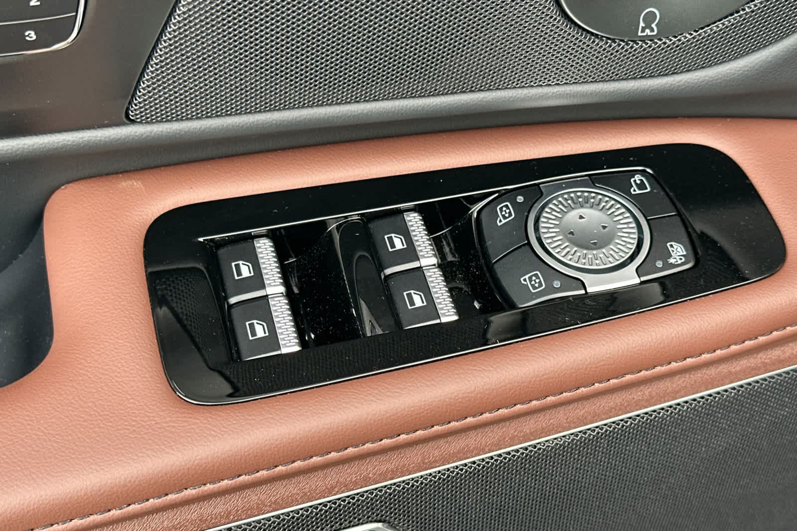 Thumbnail: 2026 Lincoln Nautilus - 14