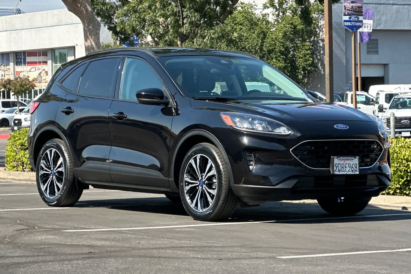 Thumbnail: 2022 Ford Escape - 10