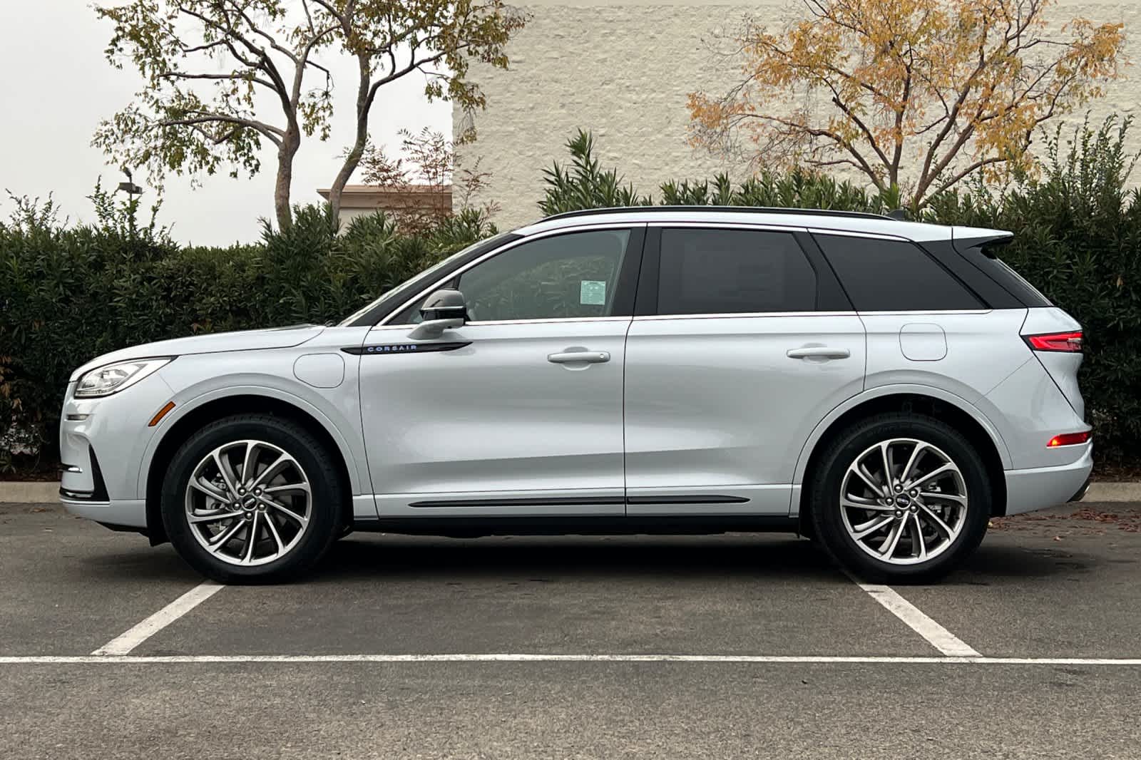 Thumbnail: 2026 Lincoln Corsair - 5