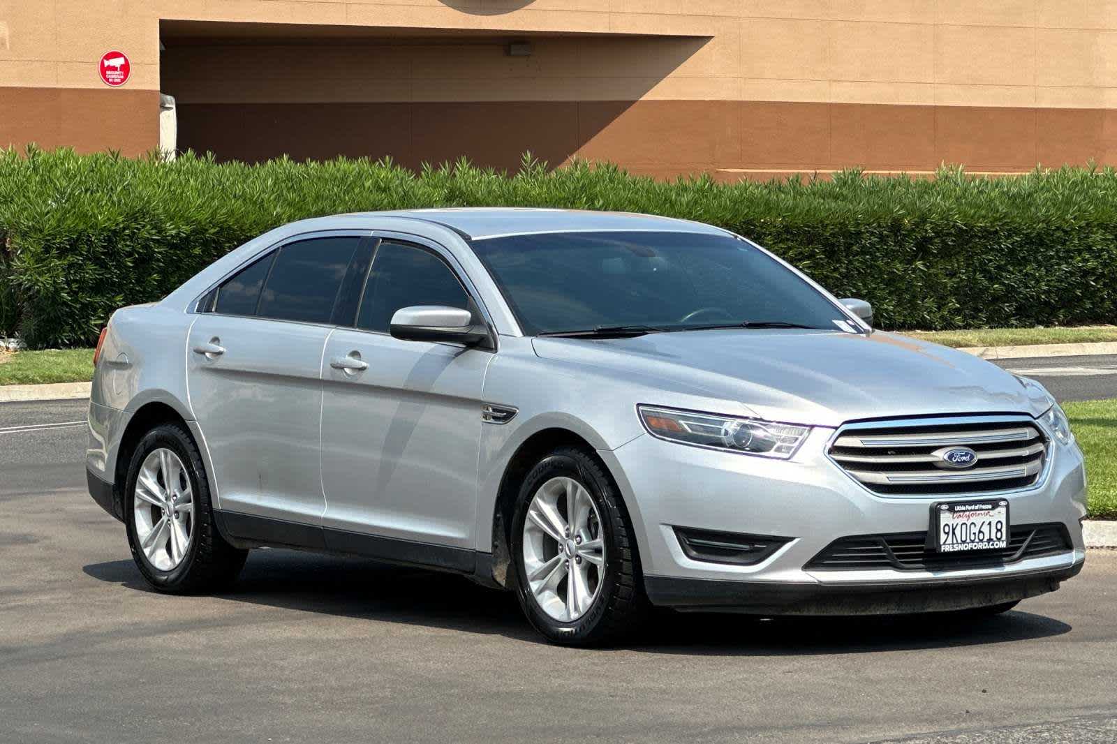 2017 Ford Taurus SEL 9