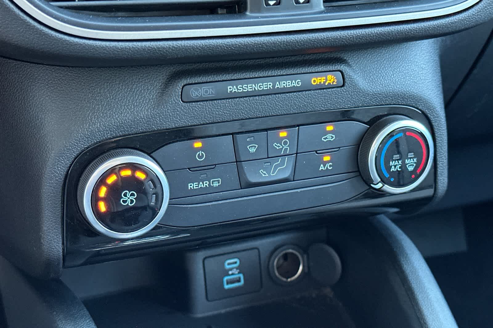 Thumbnail: 2021 Ford Escape - 21