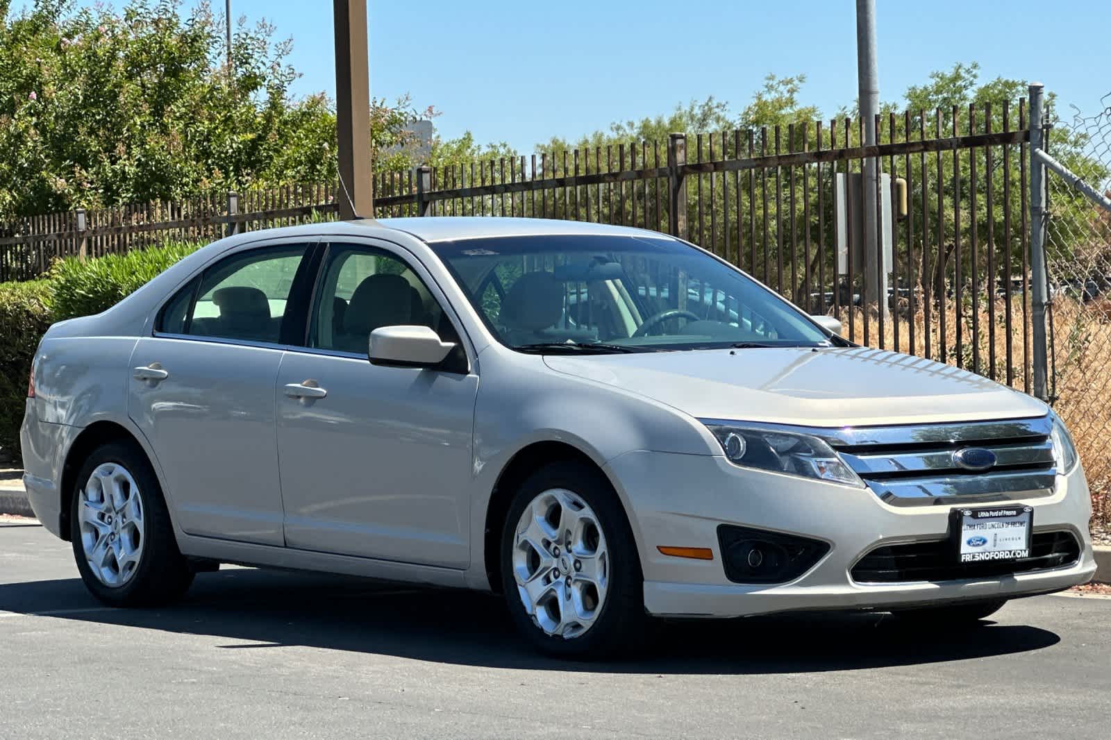 Thumbnail: 2010 Ford Fusion - 9