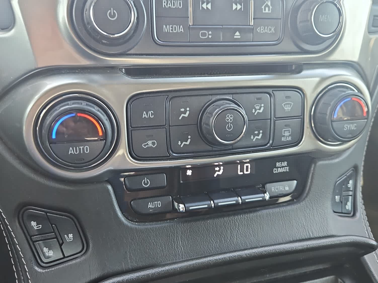 Thumbnail: 2018 Chevrolet Tahoe - 18