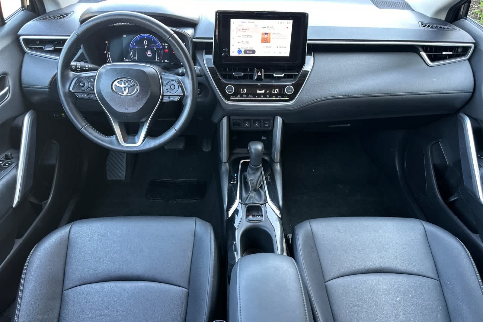 2024 Toyota Corolla Cross XLE 3