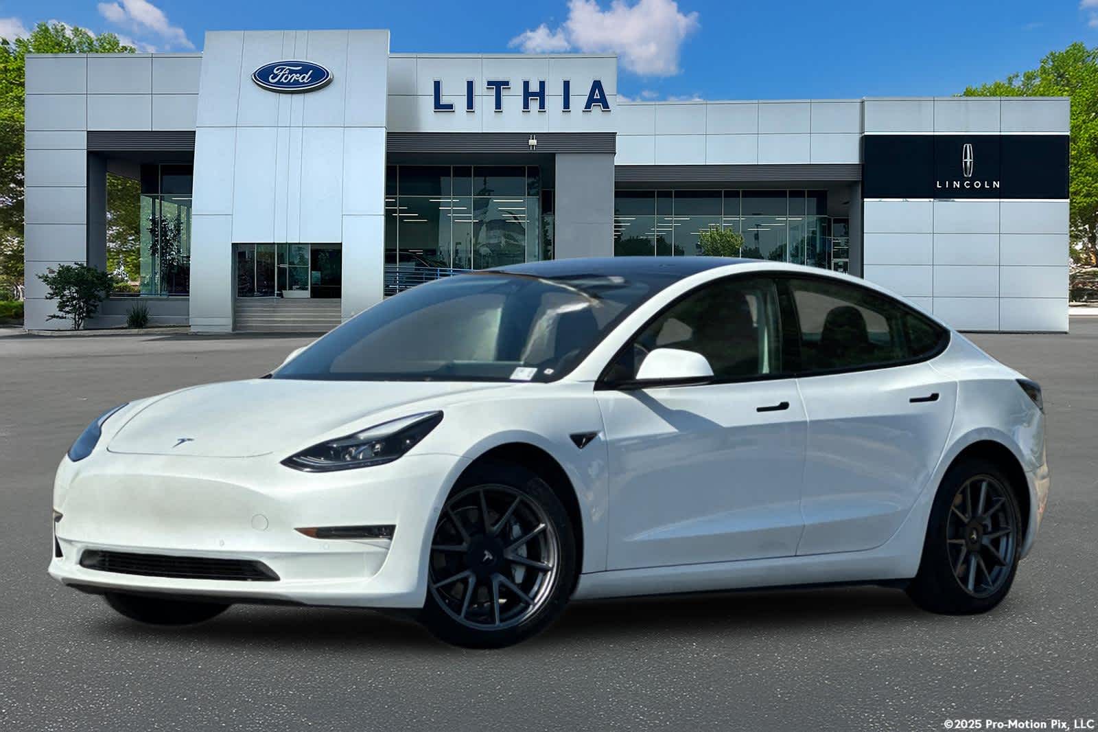 Thumbnail: 2022 Tesla Model 3 - 1