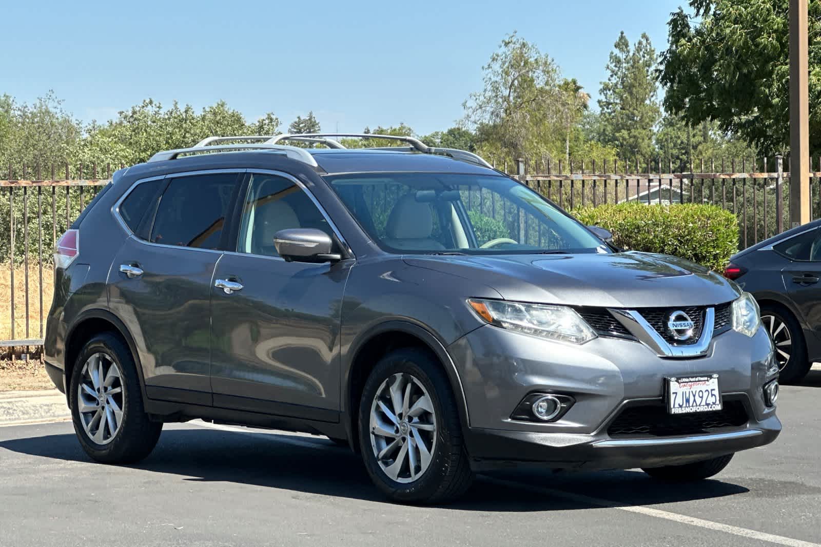 Thumbnail: 2015 Nissan Rogue - 9
