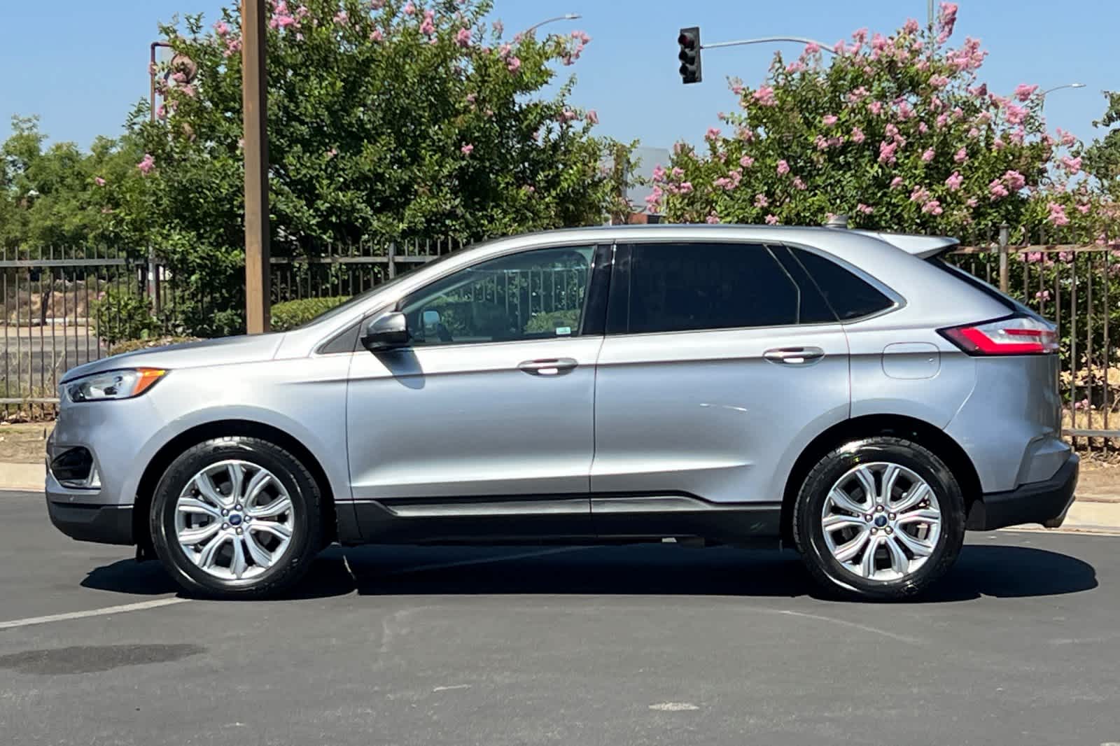 Thumbnail: 2022 Ford Edge - 6