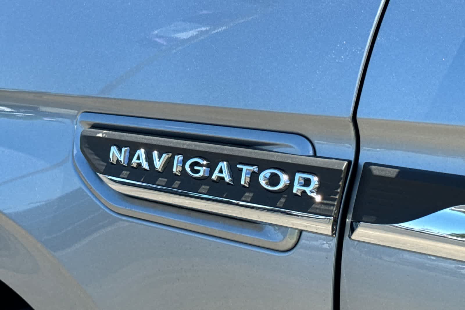Thumbnail: 2024 Lincoln Navigator L - 29