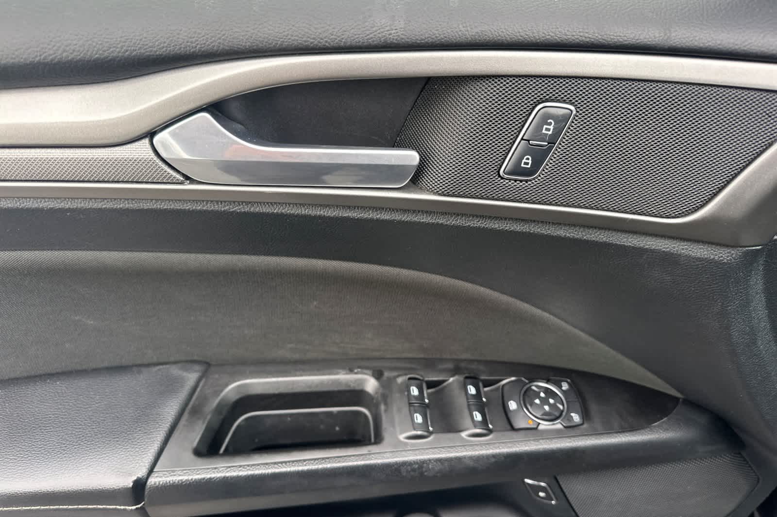 Thumbnail: 2017 Ford Fusion - 12