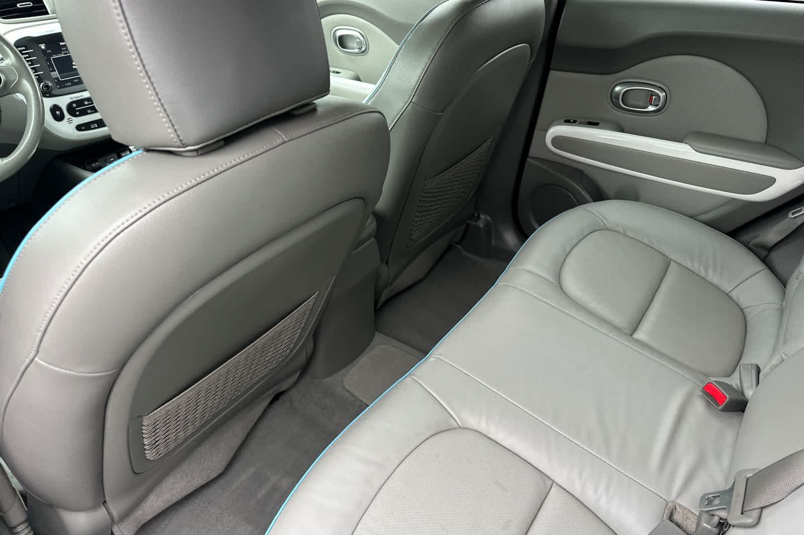 Thumbnail: 2017 Kia Soul EV - 4