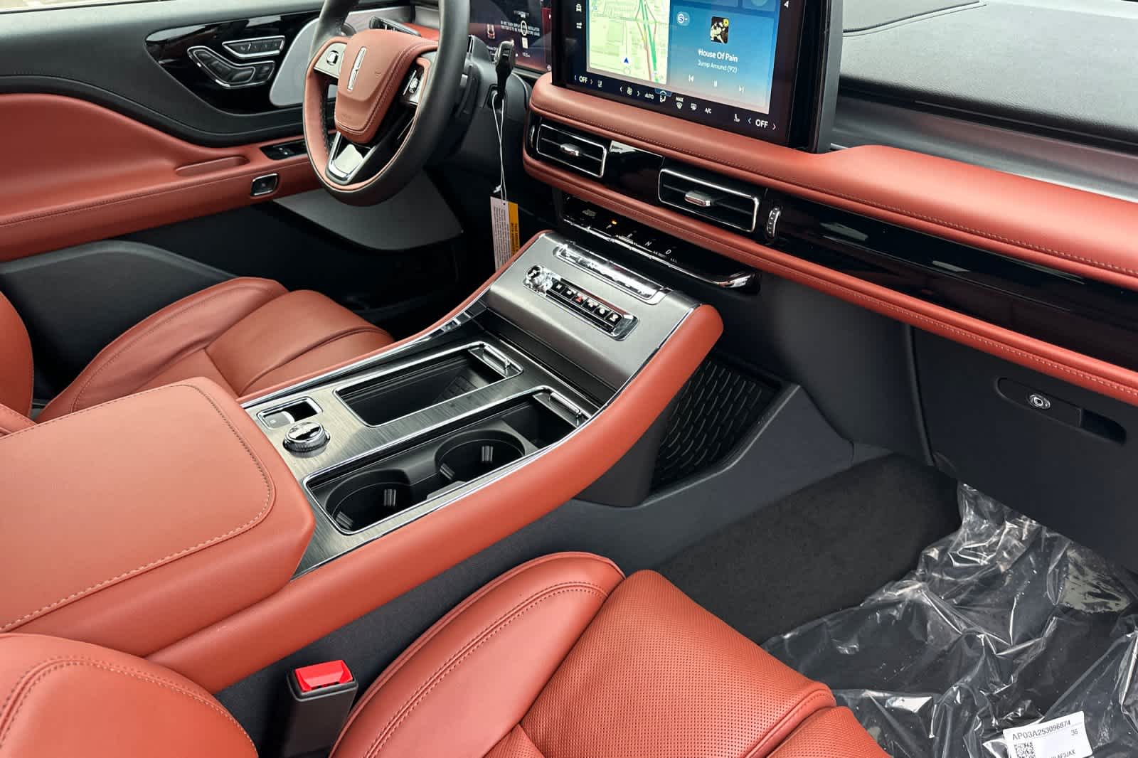 Thumbnail: 2026 Lincoln Aviator - 18