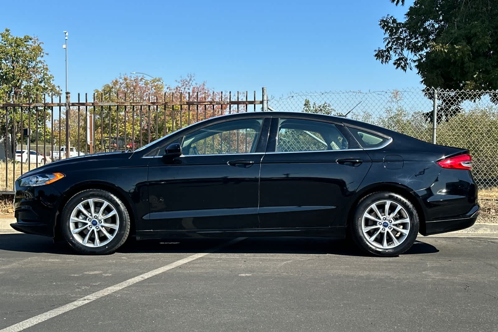 Thumbnail: 2017 Ford Fusion - 5