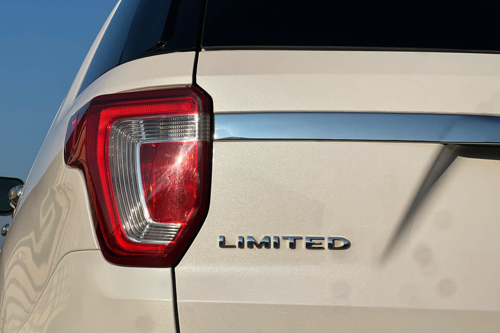 Thumbnail: 2018 Ford Explorer - 29