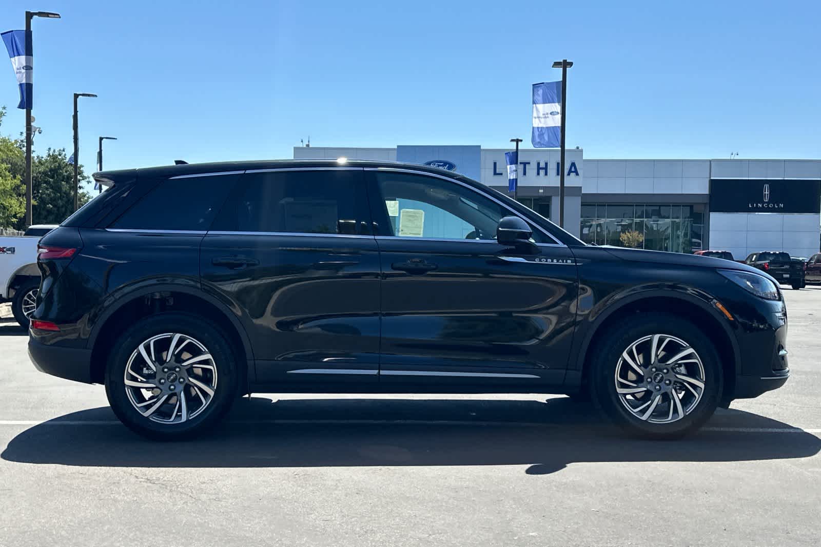 Thumbnail: 2025 Lincoln Corsair - 8