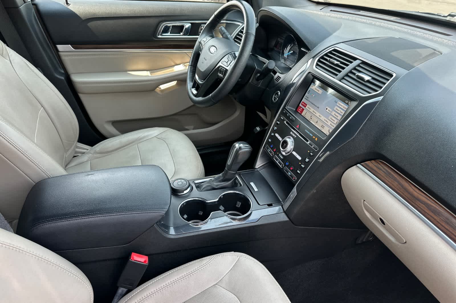 Thumbnail: 2018 Ford Explorer - 16