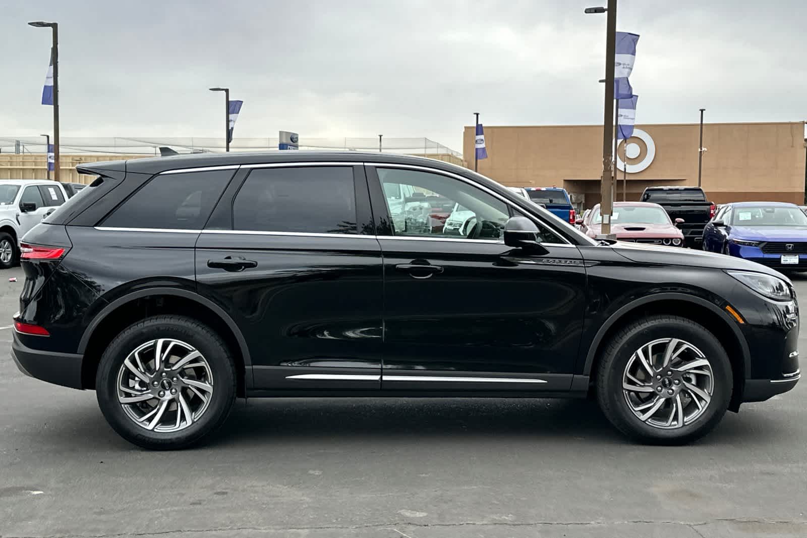 Thumbnail: 2025 Lincoln Corsair - 8