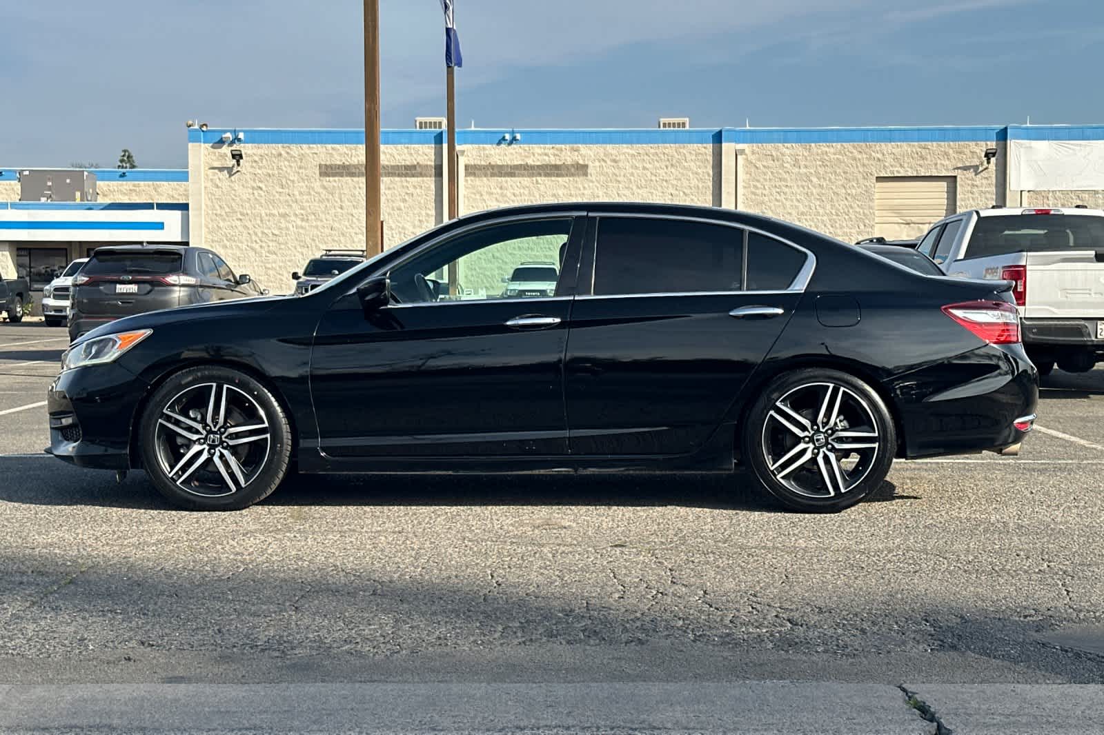 Thumbnail: 2017 Honda Accord - 5