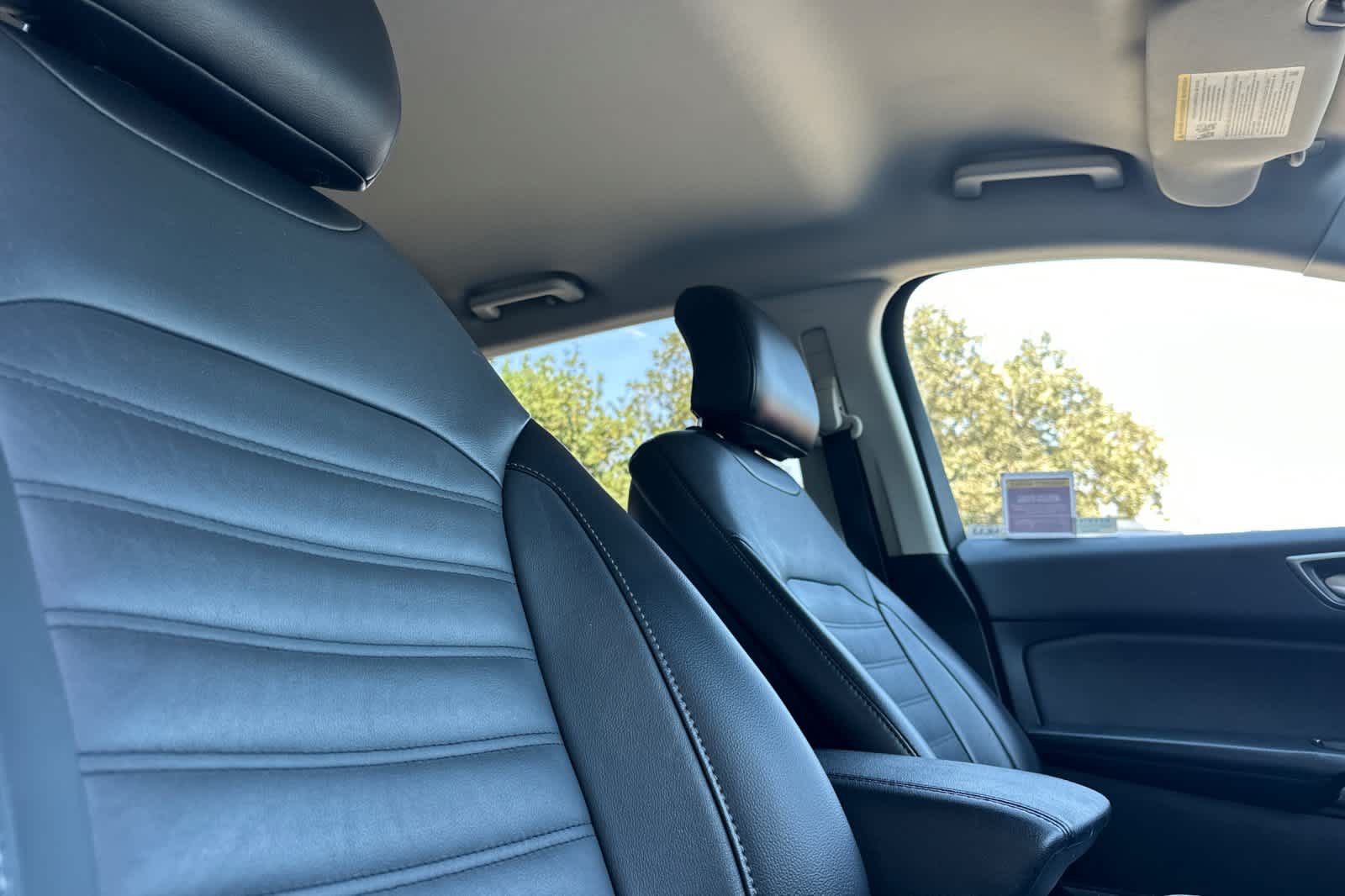 Thumbnail: 2017 Ford Edge - 17
