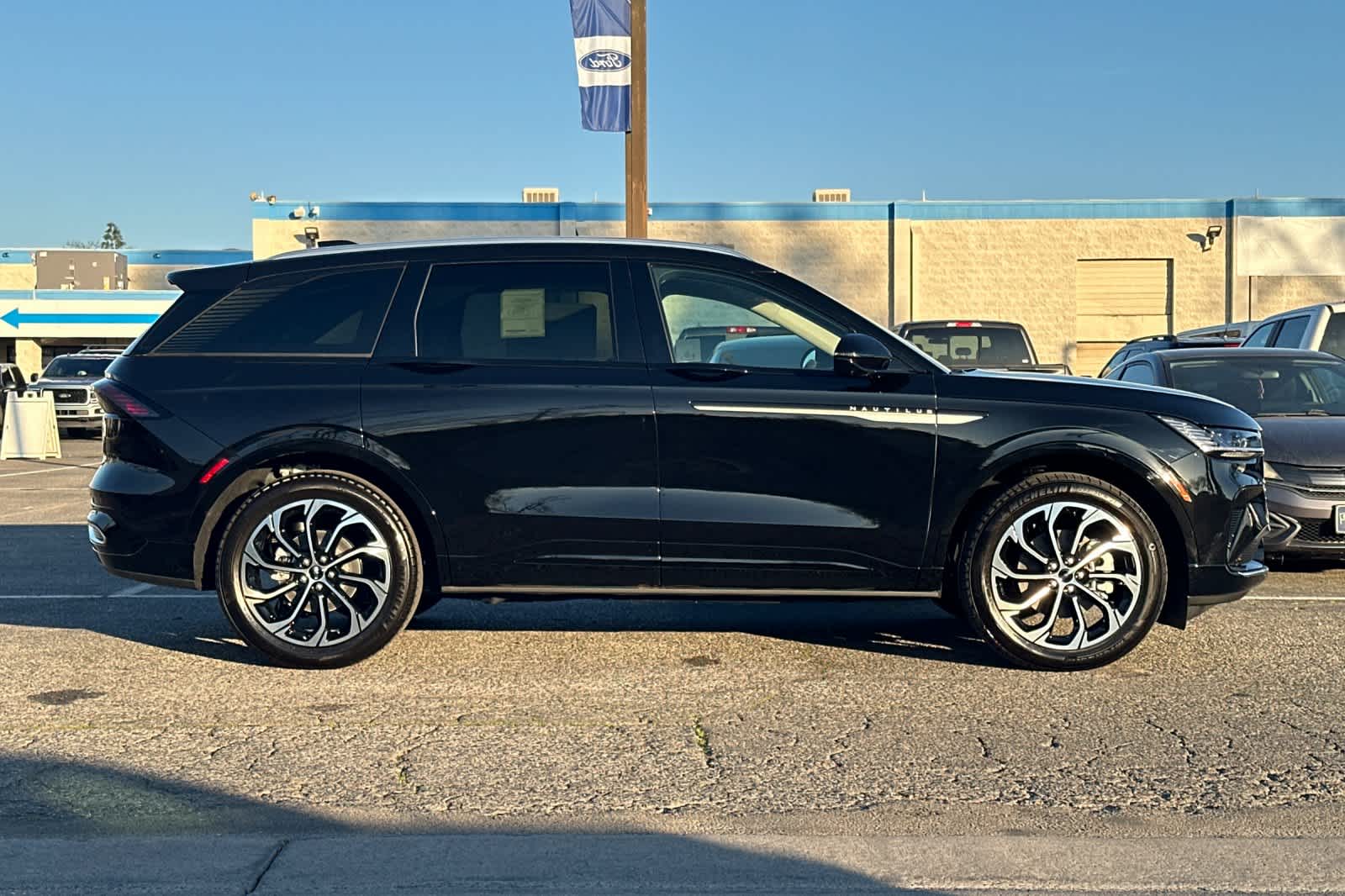 Thumbnail: 2026 Lincoln Nautilus - 8