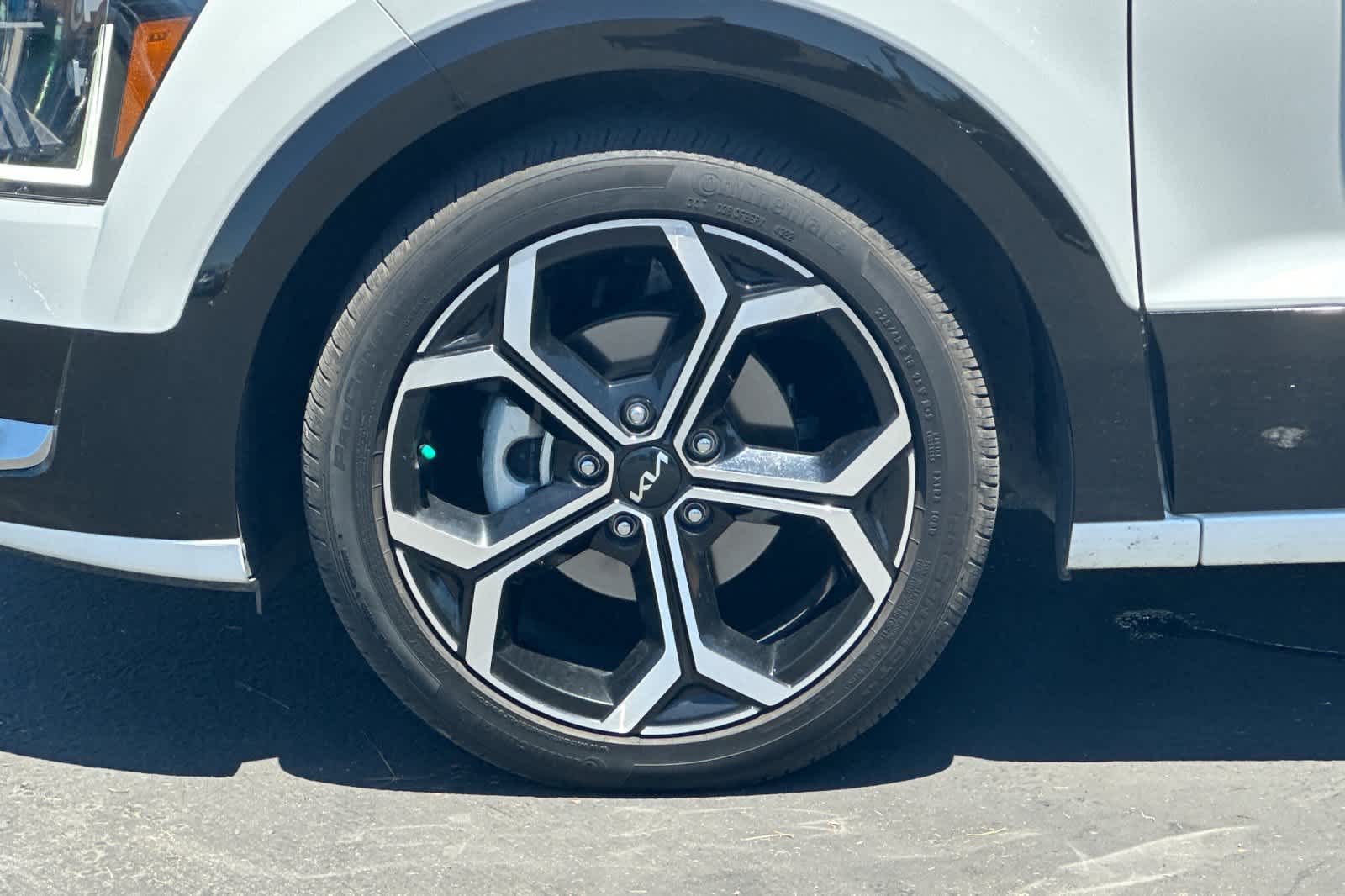 Thumbnail: 2024 Kia Niro - 24