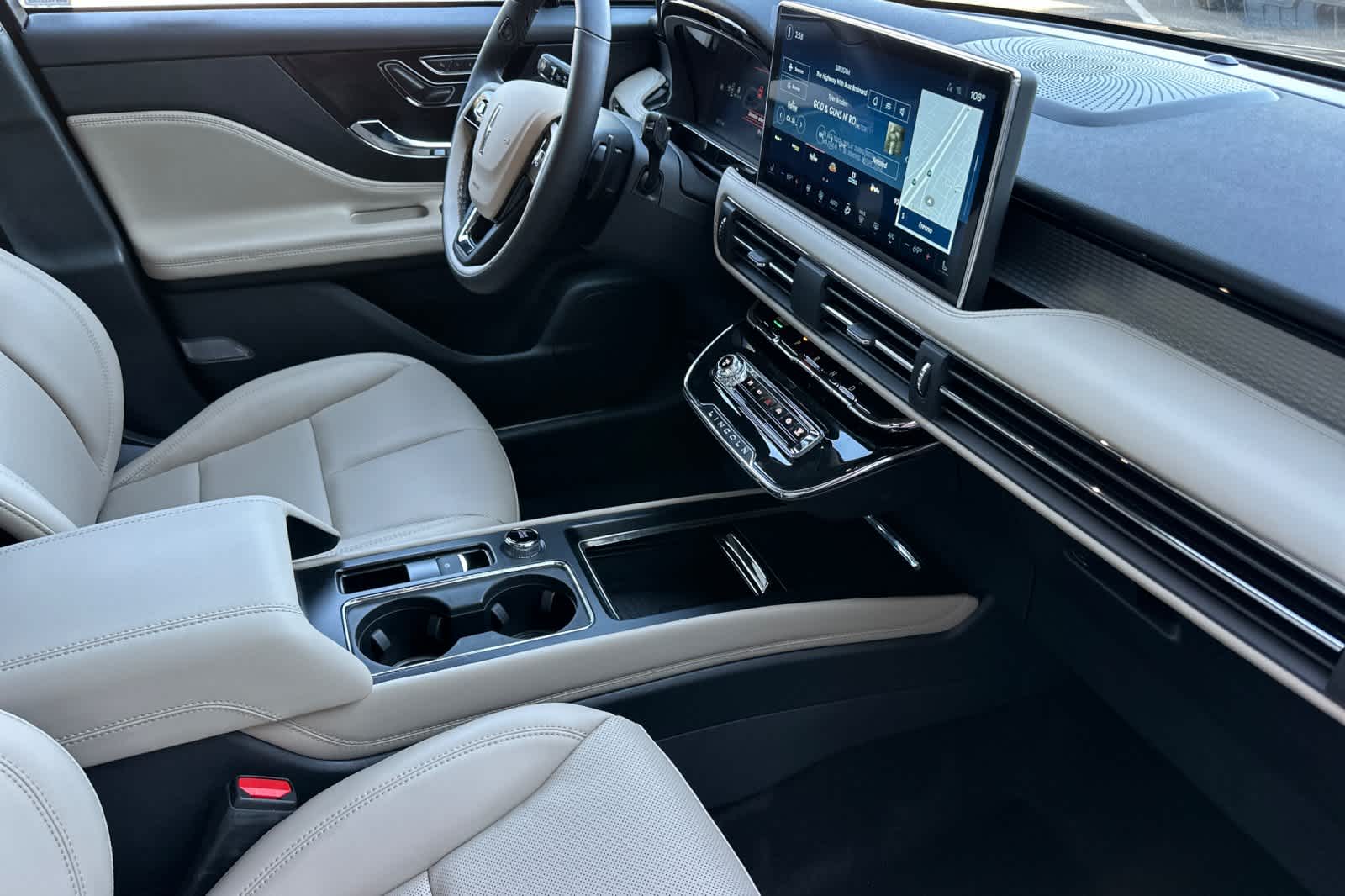 Thumbnail: 2025 Lincoln Corsair - 17